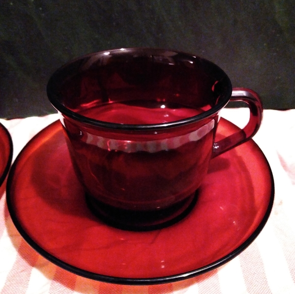 French Cafe Vintage MCM Ruby Red Glass Cups and Saucers Set Tea Coffee Arcoroc - Picture 7 of 12